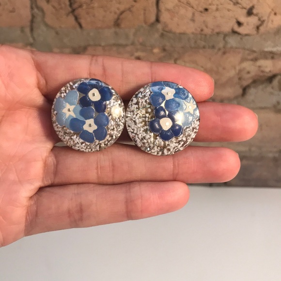 VINTAGE Multi-blue hand painted flower earrings - Picture 1 of 2